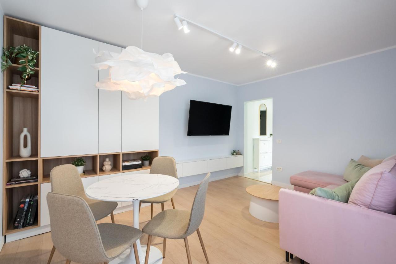 Candy Land Downtown Apartment *